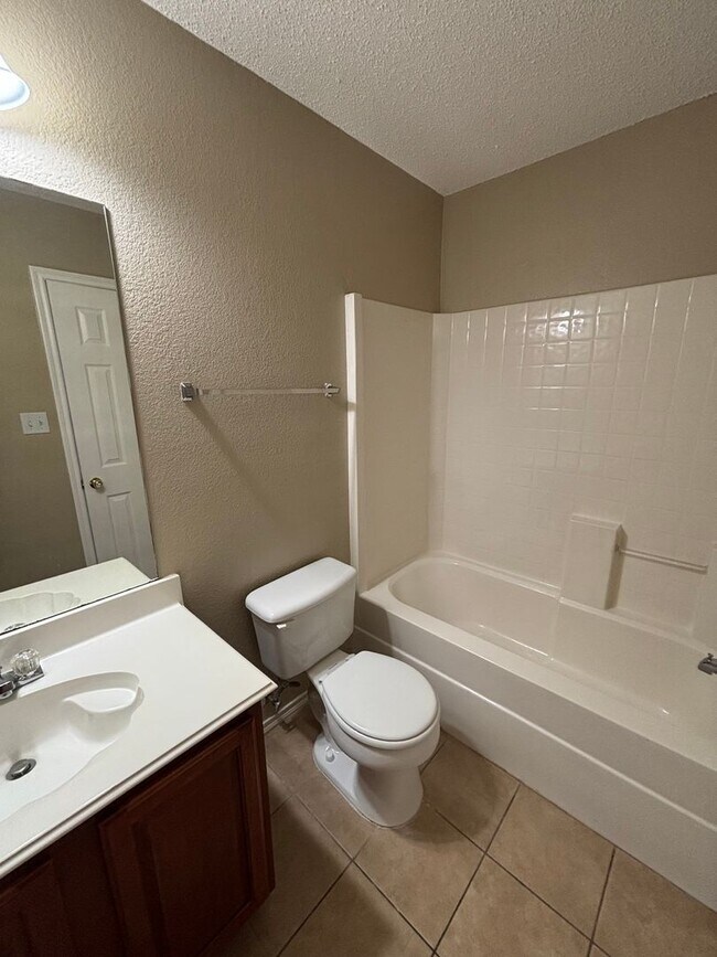 Building Photo - 7533 Kings Tr
