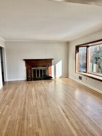 Building Photo - Soundview
