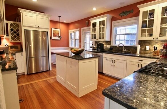 Building Photo - 34 Bates St