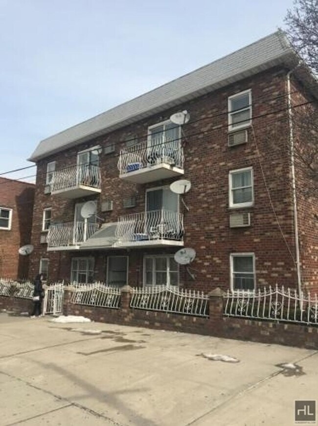 Building Photo - 164 STREET