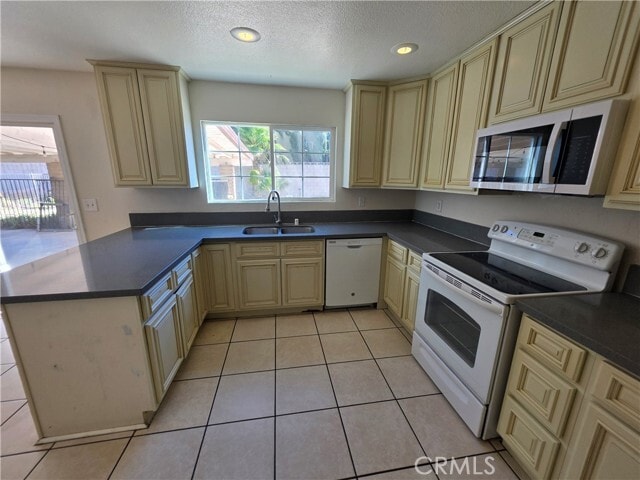 Building Photo - 969 S Sage Ave