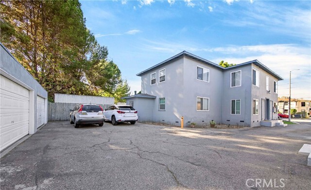 Building Photo - 1316 W Anaheim St