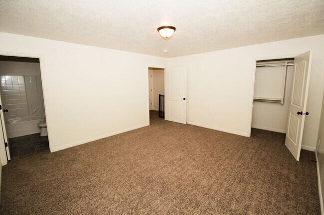 Building Photo - The Flats HOA - 69
