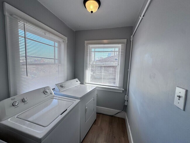 Building Photo - 766 West St