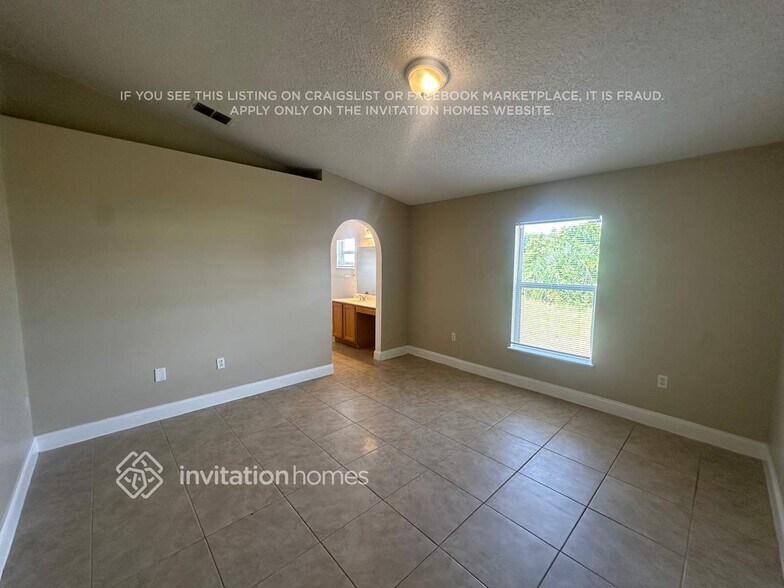 Building Photo - 4633 Willamette Cir