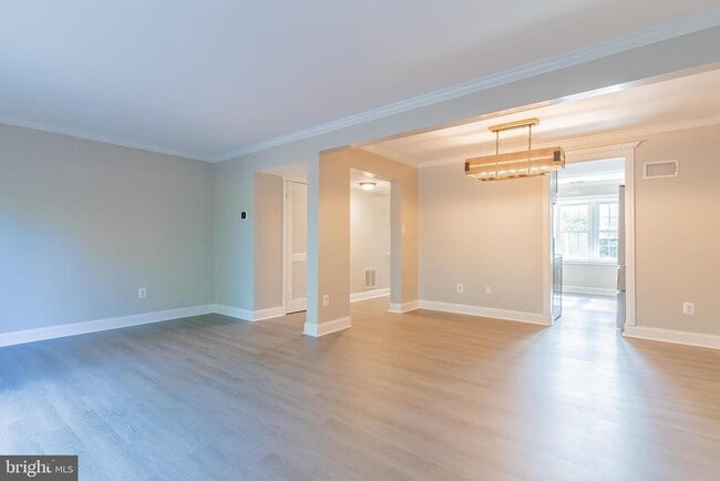 Building Photo - 6584 Yadkin Ct