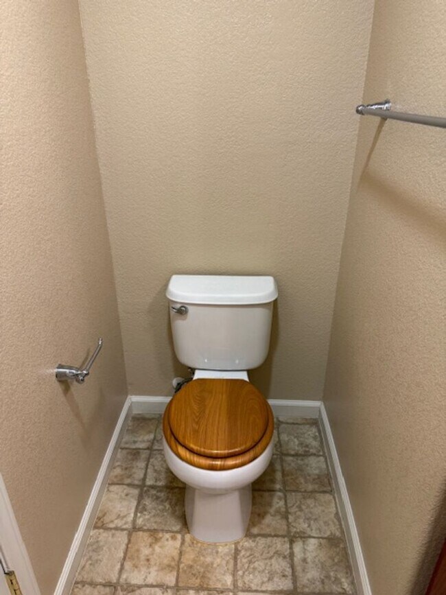 Building Photo - Gorgeous Natomas Condo