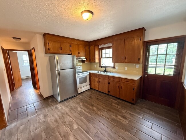 Building Photo - 185 Loch Ln