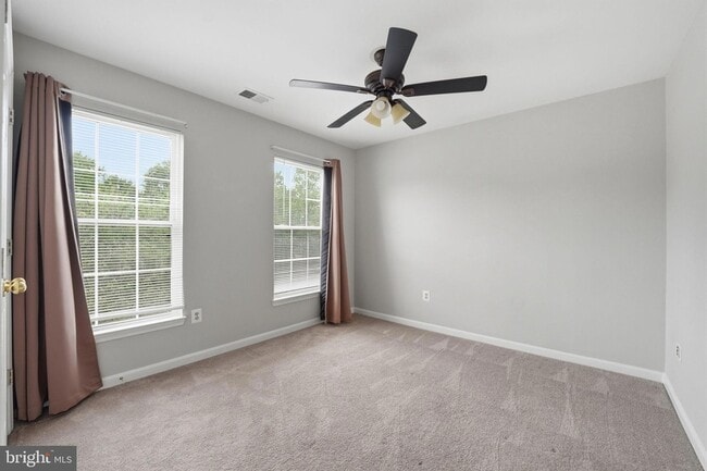 Building Photo - 6355 Willowfield Way