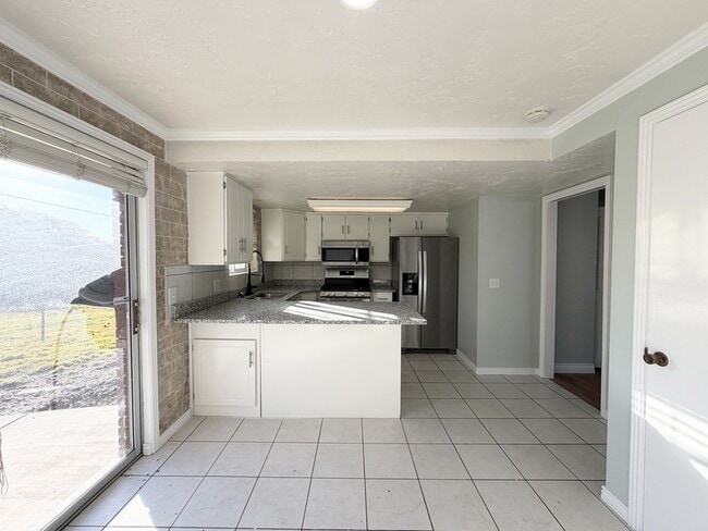 Building Photo - 786 San Simeon Way