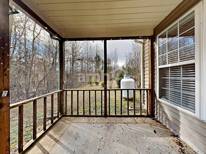 Building Photo - 220 Marino Pl