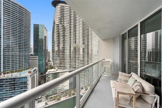 Building Photo - 465 Brickell Ave