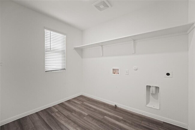 Building Photo - 305 Redfish Ln