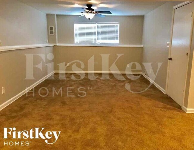 Building Photo - 2035 NE Cookson Ct