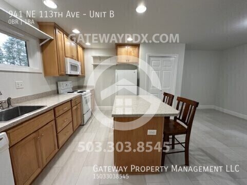 Building Photo - 941 NE 113th Ave