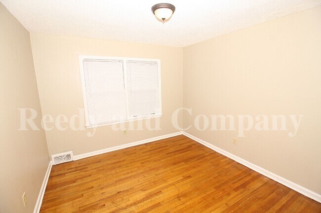 Building Photo - 3001 Falkirk Rd