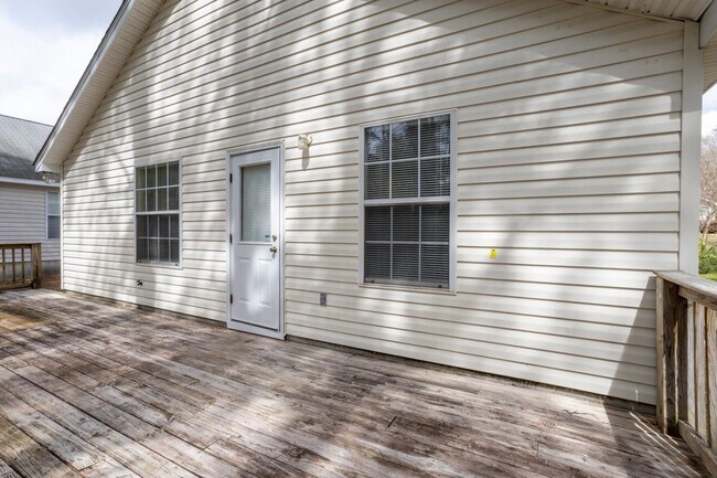 Building Photo - 3569 Chatelaine Dr