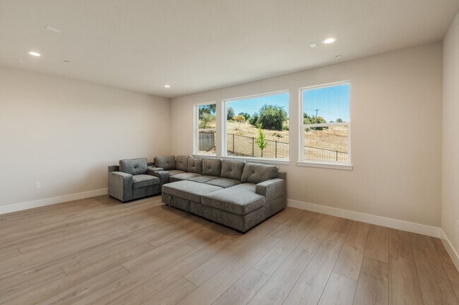 Building Photo - Newly Built 5BR Luxury Home in El Dorado Hills – 3,926 Sq Ft!