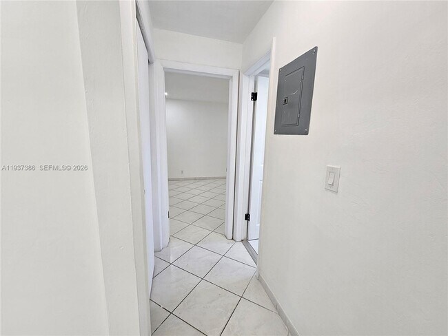 Building Photo - 5401 Hollywood Blvd