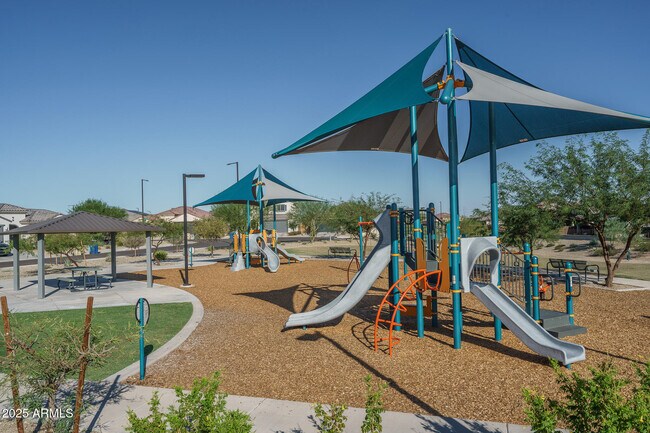 Building Photo - 20673 E Canary Way