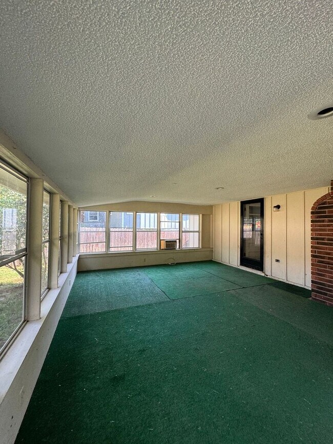 Building Photo - 5330 Westridge Rd