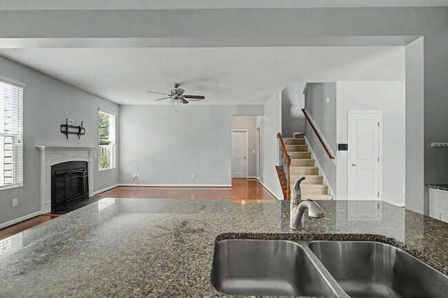 Building Photo - 5-Bedroom Home w/ Fenced-in BackYard in Knightdale