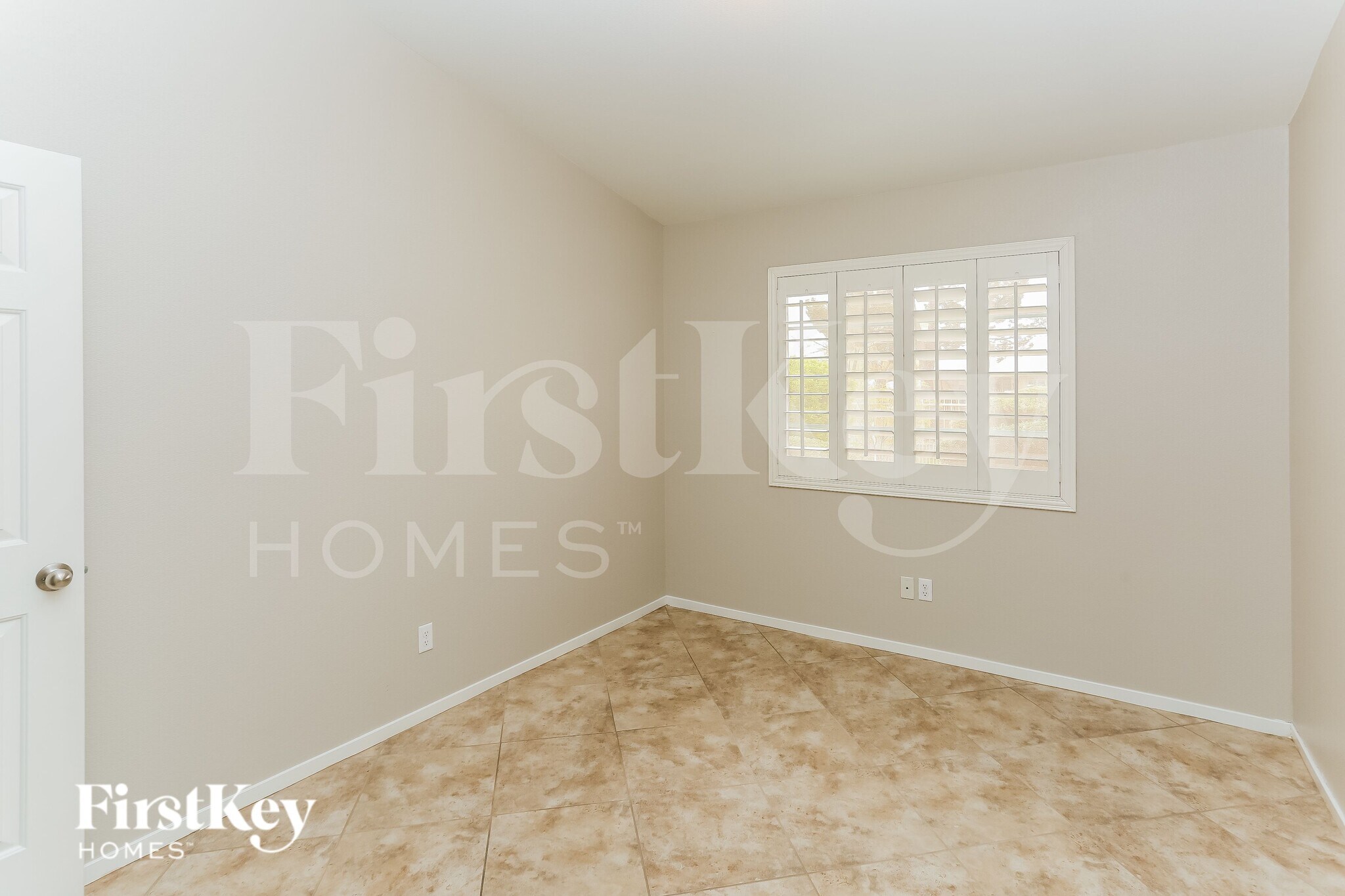 Building Photo - 4933 Glenarden Dr
