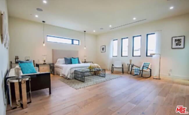 Building Photo - 748 N Detroit St