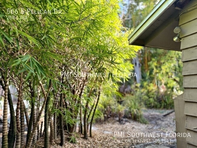 Building Photo - 566 S Pelican Dr