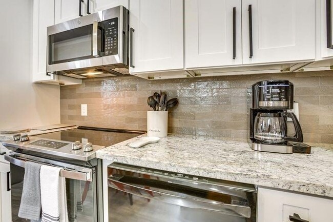 Building Photo - 2102 Philip St