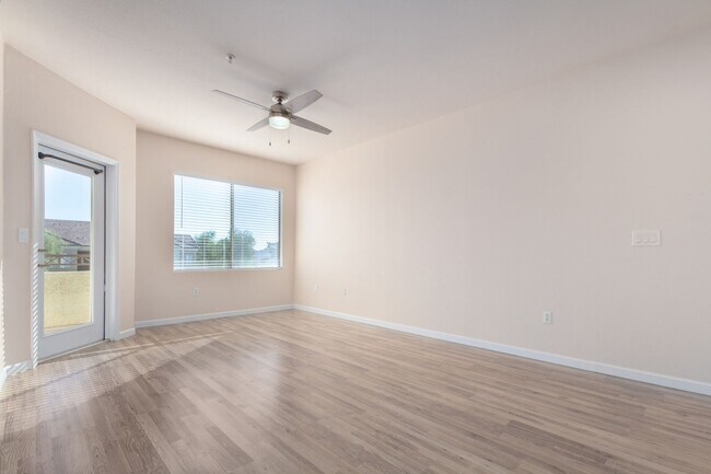 Building Photo - Condo in Union Hills