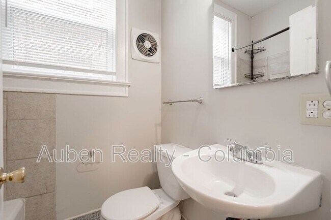 Building Photo - 1034 Kinard Ct