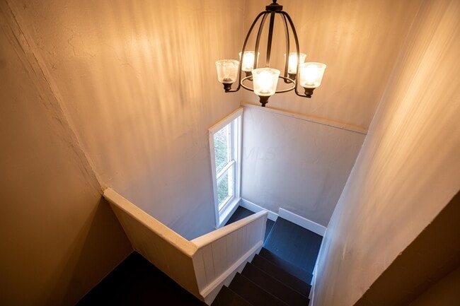 Building Photo - 166 N Sandusky St