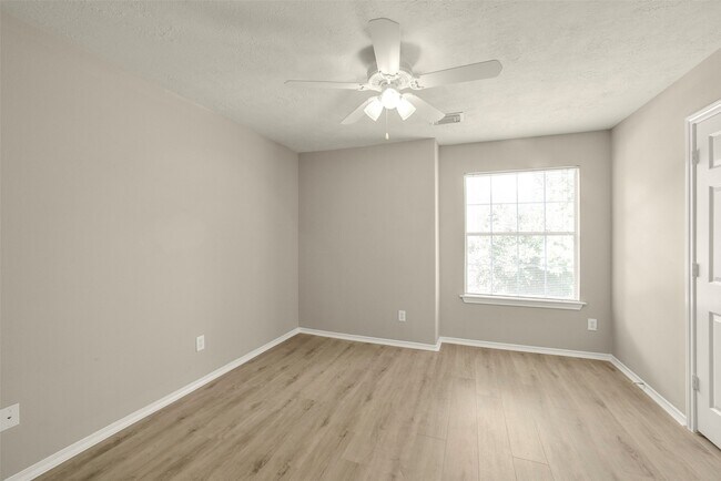 Building Photo - 171 N Burberry Park Cir