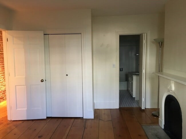 Building Photo - 109 Warren Ave