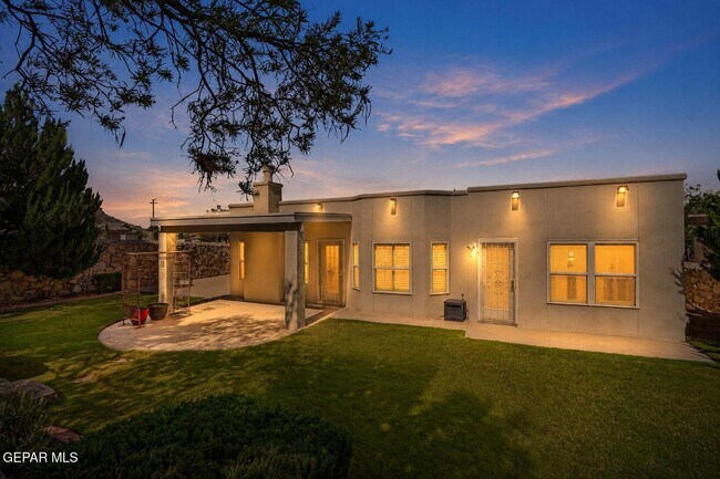 Building Photo - 6141 Loma De Cristo Dr