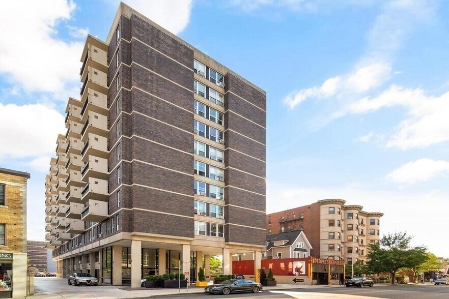Primary Photo - 872 Massachusetts Ave