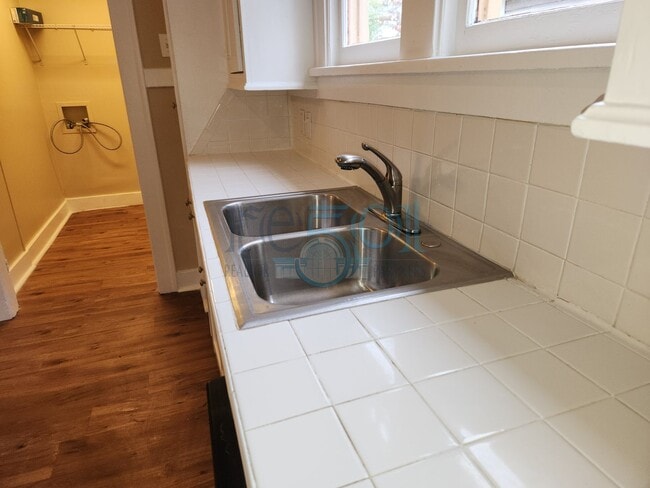 Building Photo - Addorable Newly Updated 3 Bedroom 2 Bathroom Hillcrest Cottage Minutes From UAMS!!!