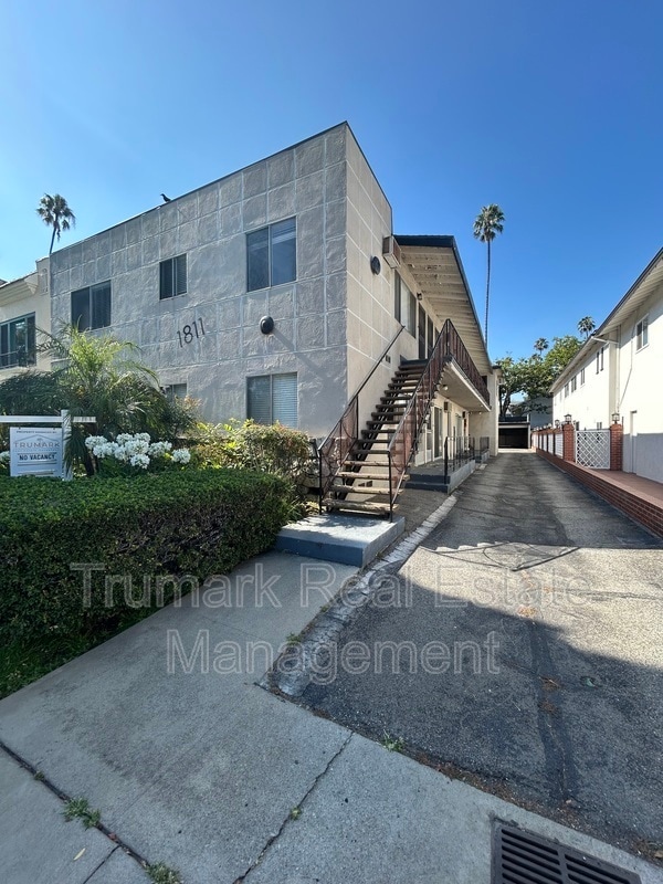 Building Photo - 1811 Huntington Dr