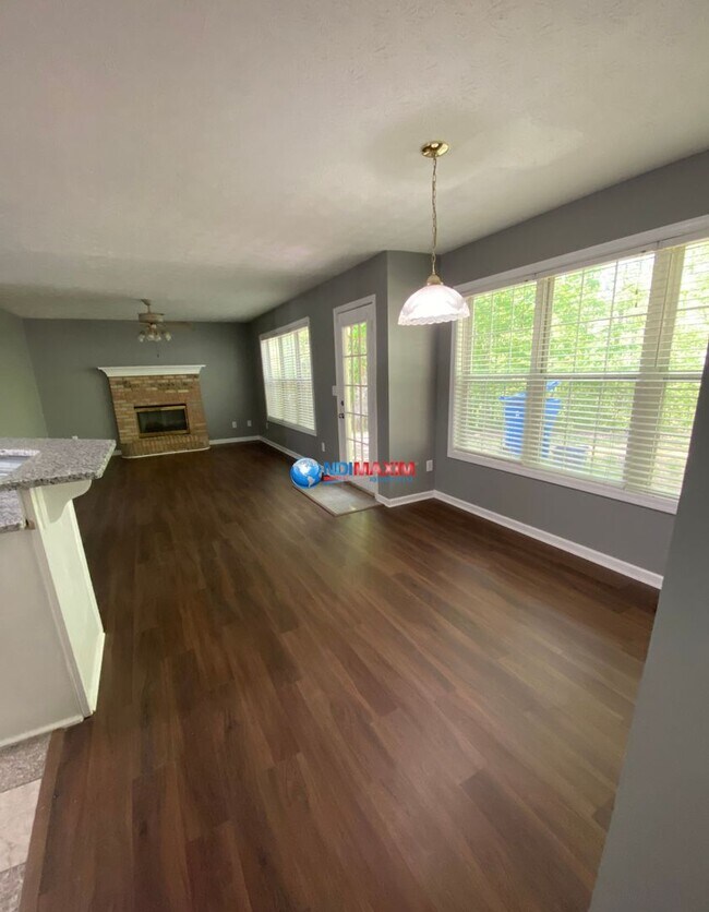Building Photo - Spacious 4-bedroom house in Lawrenceville