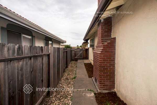 Building Photo - 1036 Breton Dr