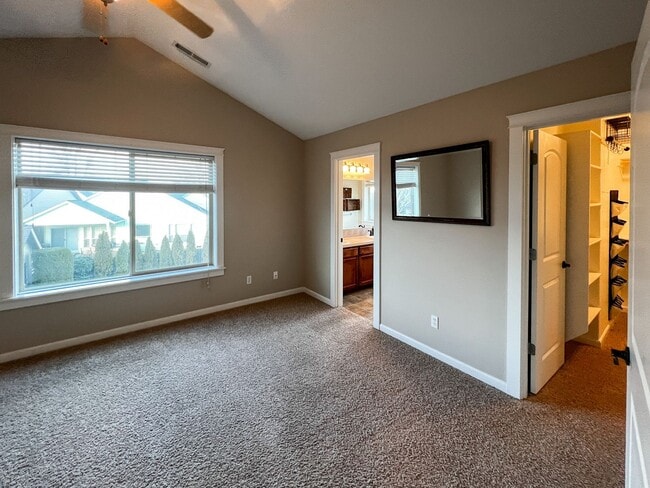 Building Photo - 1164 SW Sequoia Ln