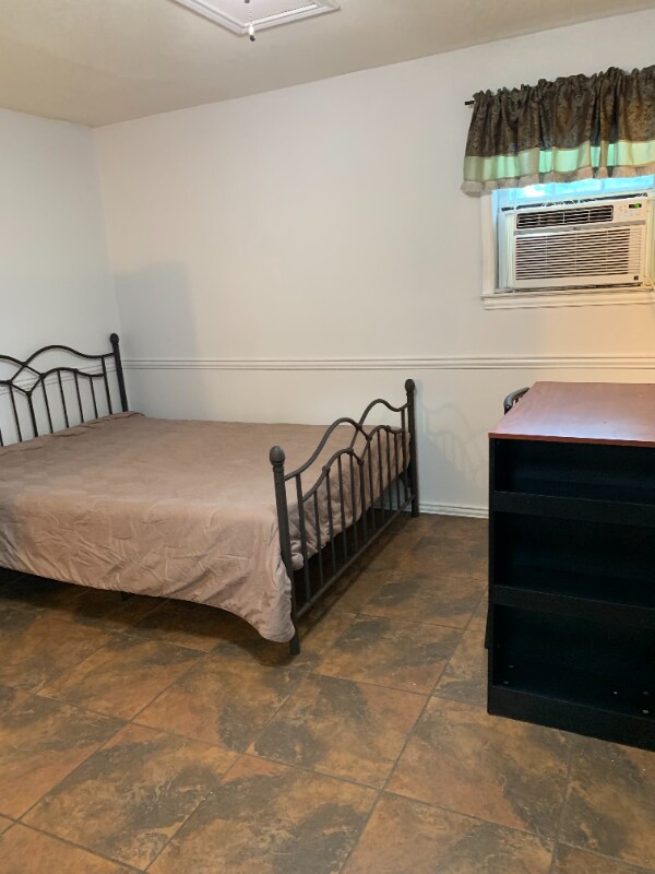 Building Photo - 1014 S Rogers St