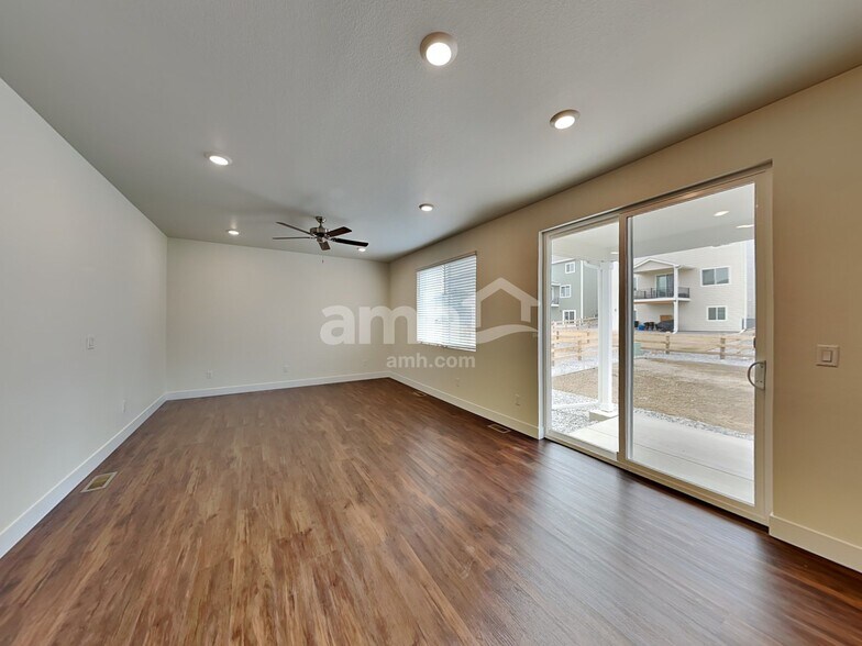 Building Photo - 334 N Addison Way