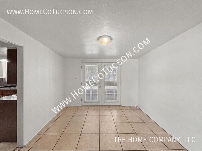 Building Photo - 800 N Alamo Ave