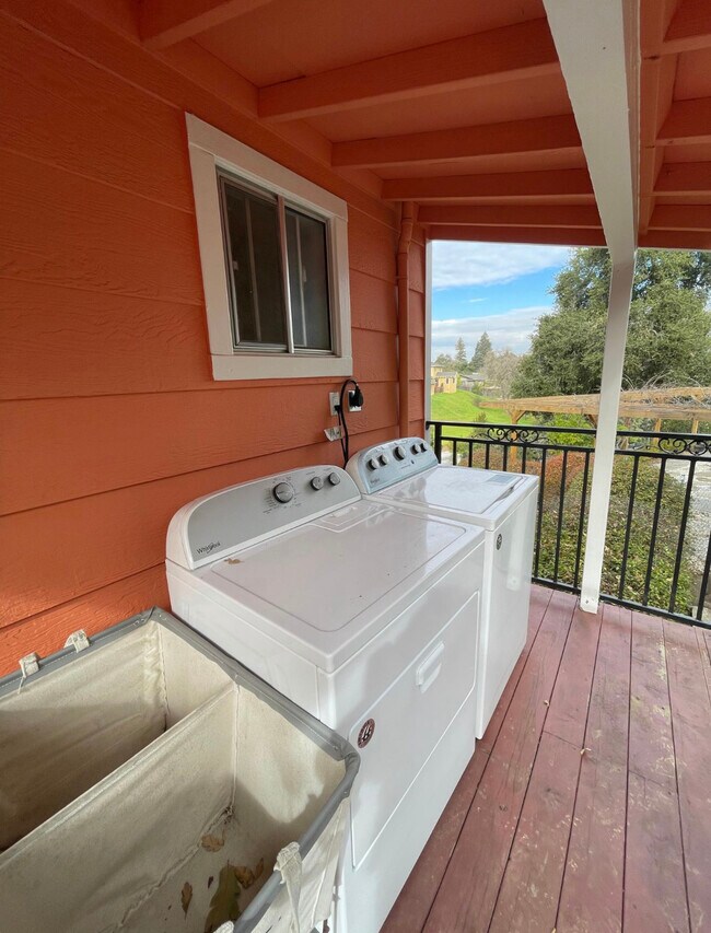 Laundry - 14197 Ten Acres Ct