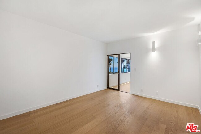 Building Photo - 801 Ocean Ave