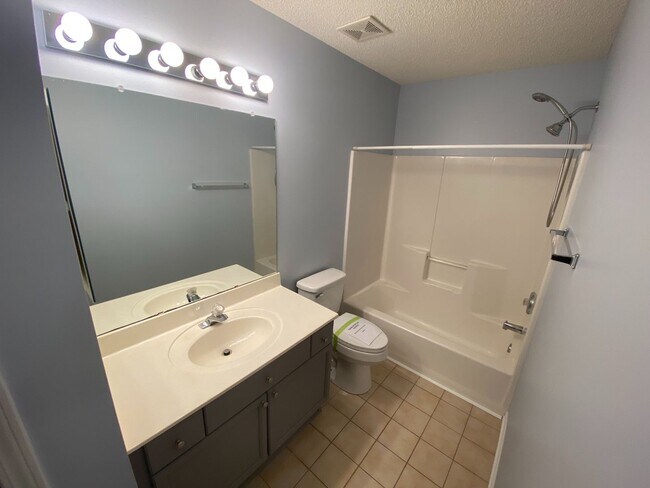 Building Photo - Move in ready, 2-story Townhome located in...