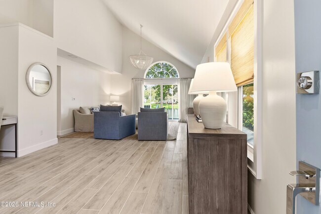 Building Photo - 120 Alsace Ct