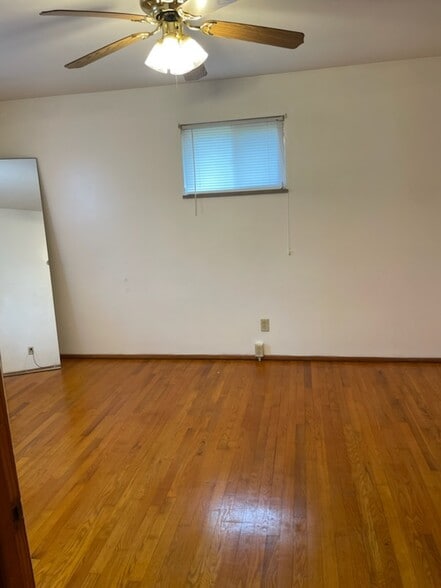 Building Photo - 816 Brady Ave